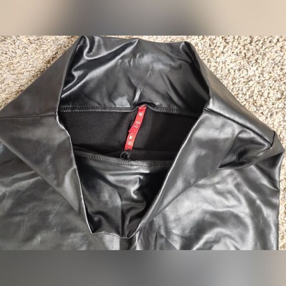 Spanx Faux Leather LeggingsSize M - Picture 11 of 14